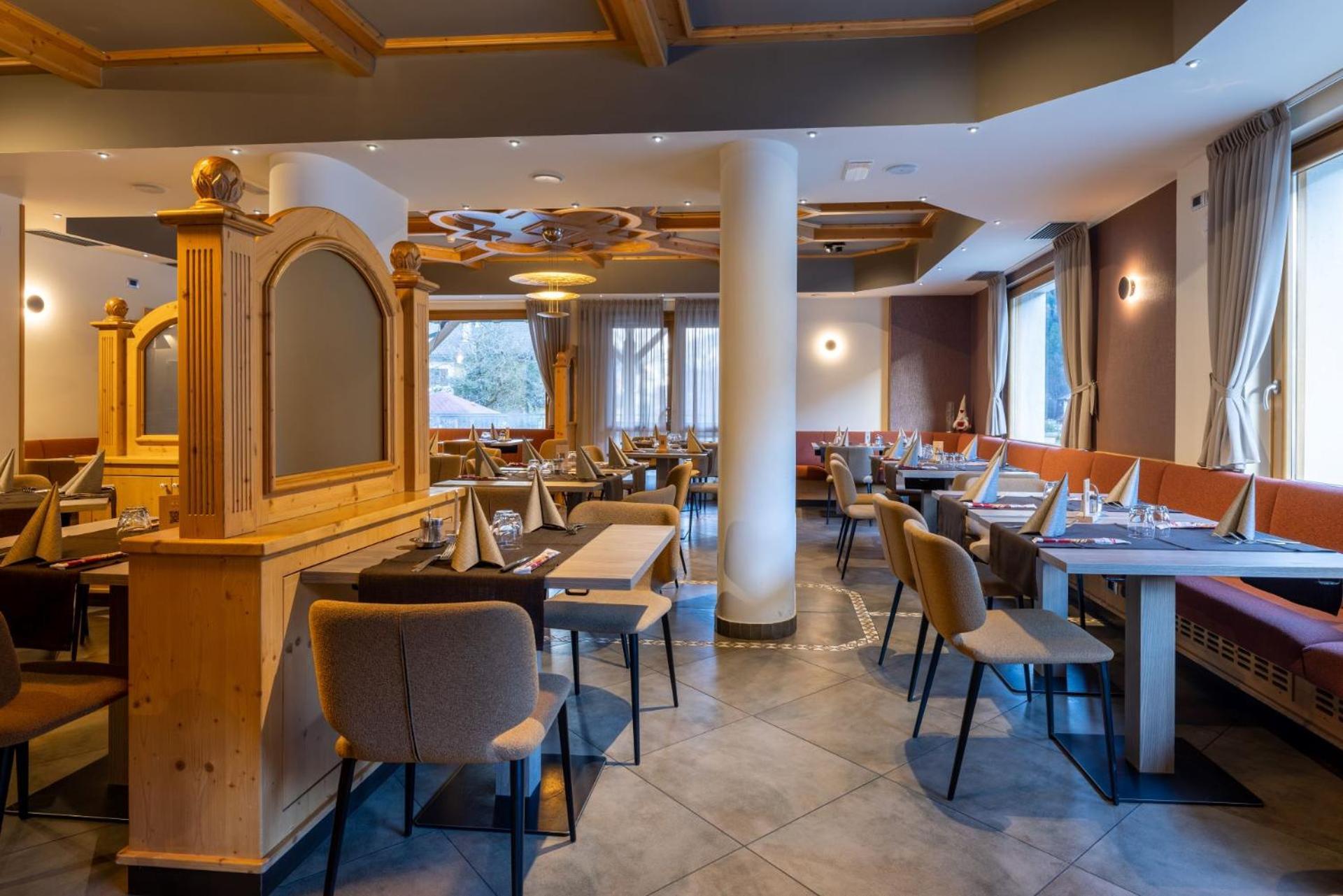 Hotel Dolomiti Saone Tione di Trento Luaran gambar