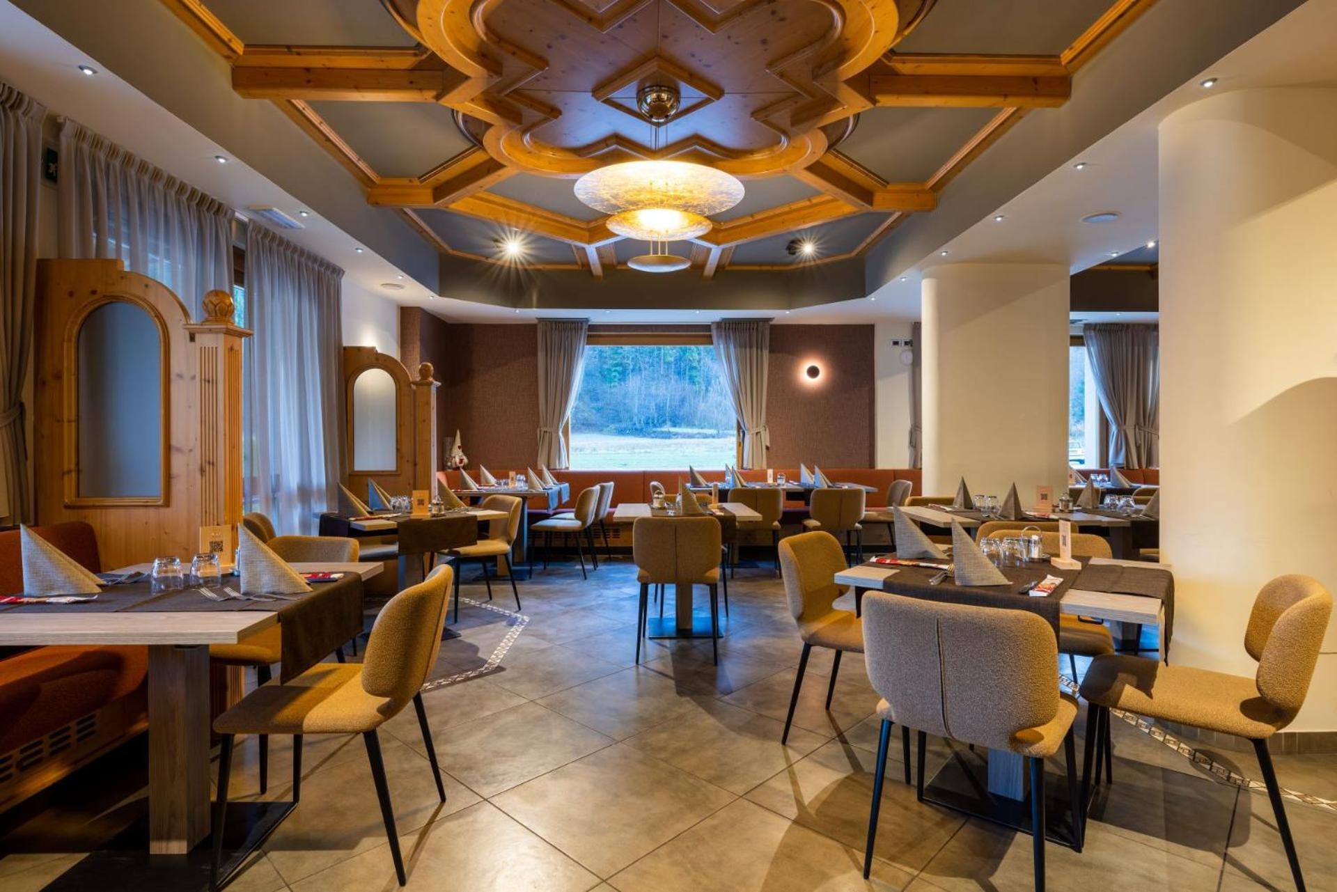 Hotel Dolomiti Saone Tione di Trento Luaran gambar