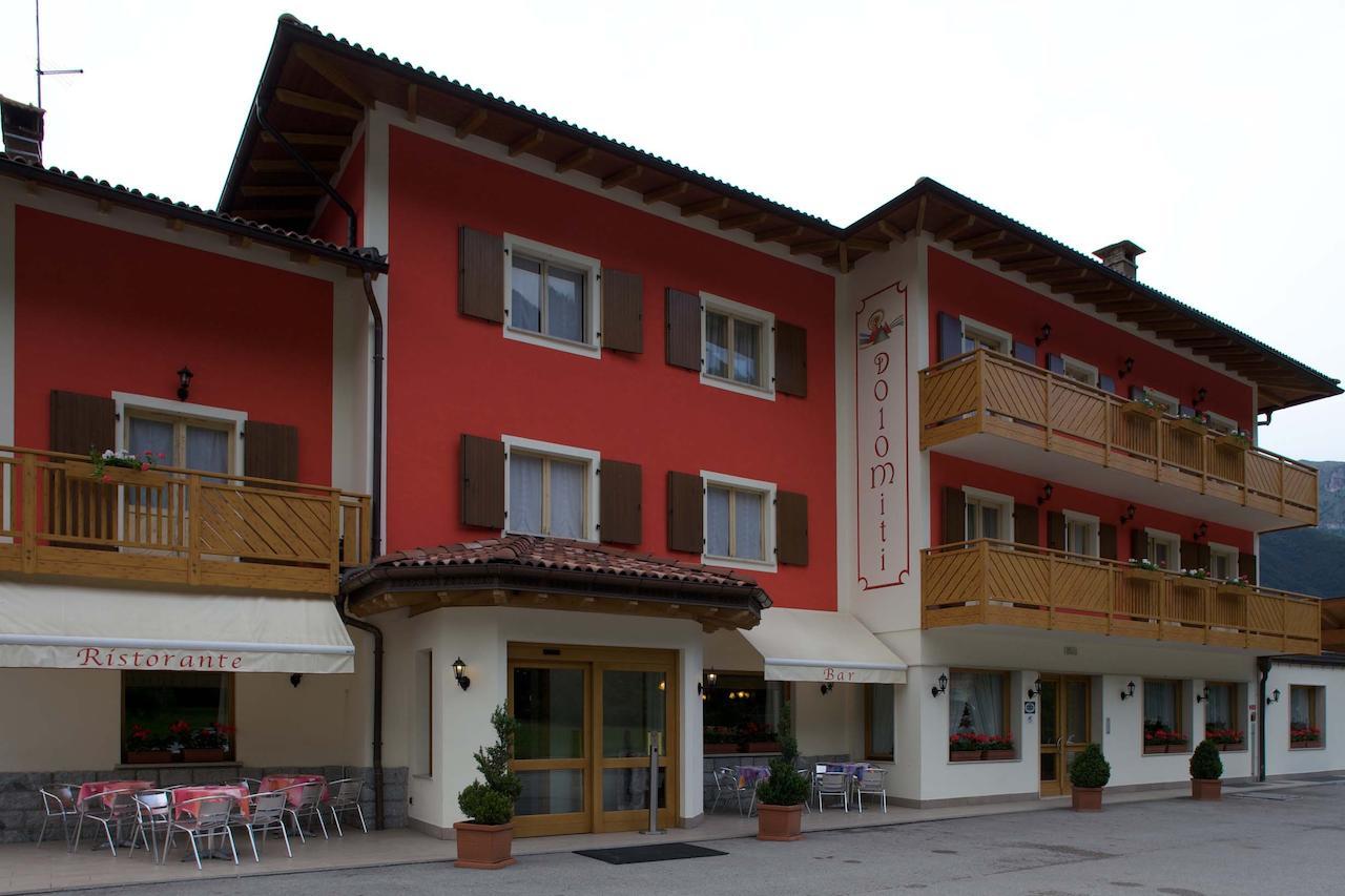 Hotel Dolomiti Saone Tione di Trento Luaran gambar