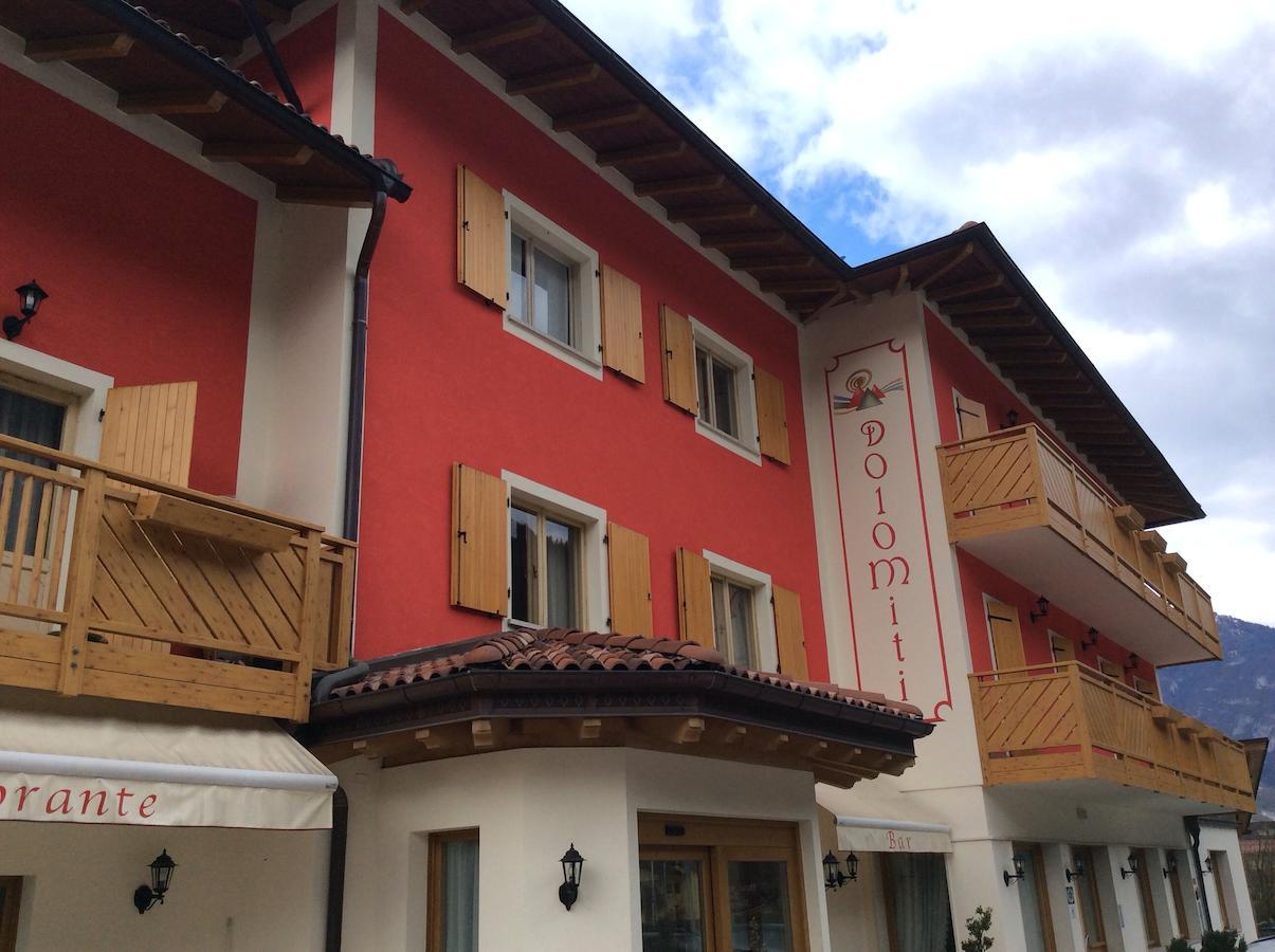 Hotel Dolomiti Saone Tione di Trento Luaran gambar